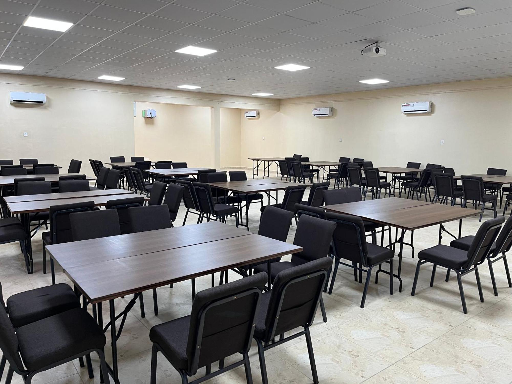 Adis Hotels Prime Ibadan Exteriör bild