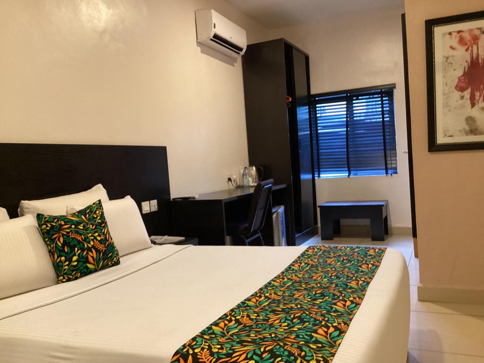 Adis Hotels Prime Ibadan Exteriör bild