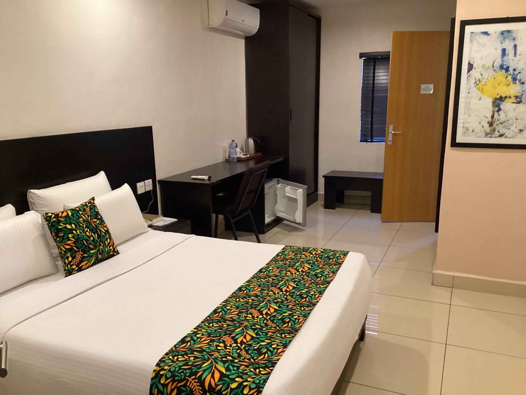 Adis Hotels Prime Ibadan Exteriör bild